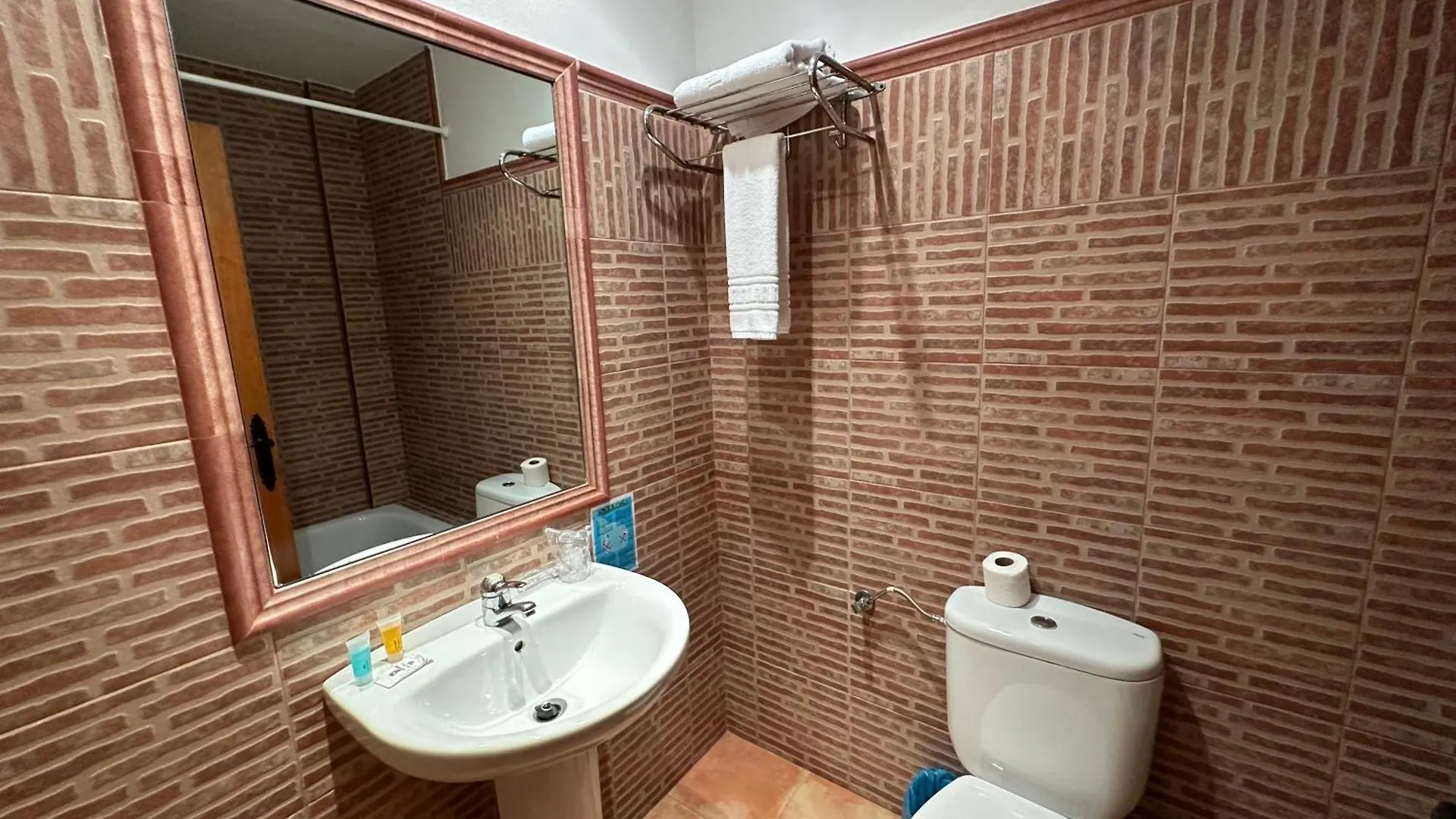 Hotel Restaurante Los Canos De La Alcaiceria アルアマ・デ・グラナダ