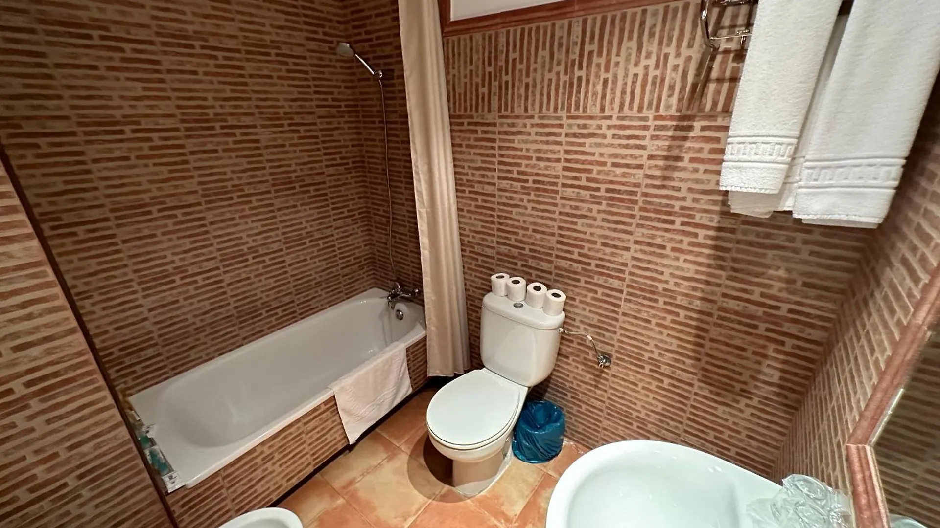 Hotel Restaurante Los Canos De La Alcaiceria アルアマ・デ・グラナダ 2*,  スペイン
